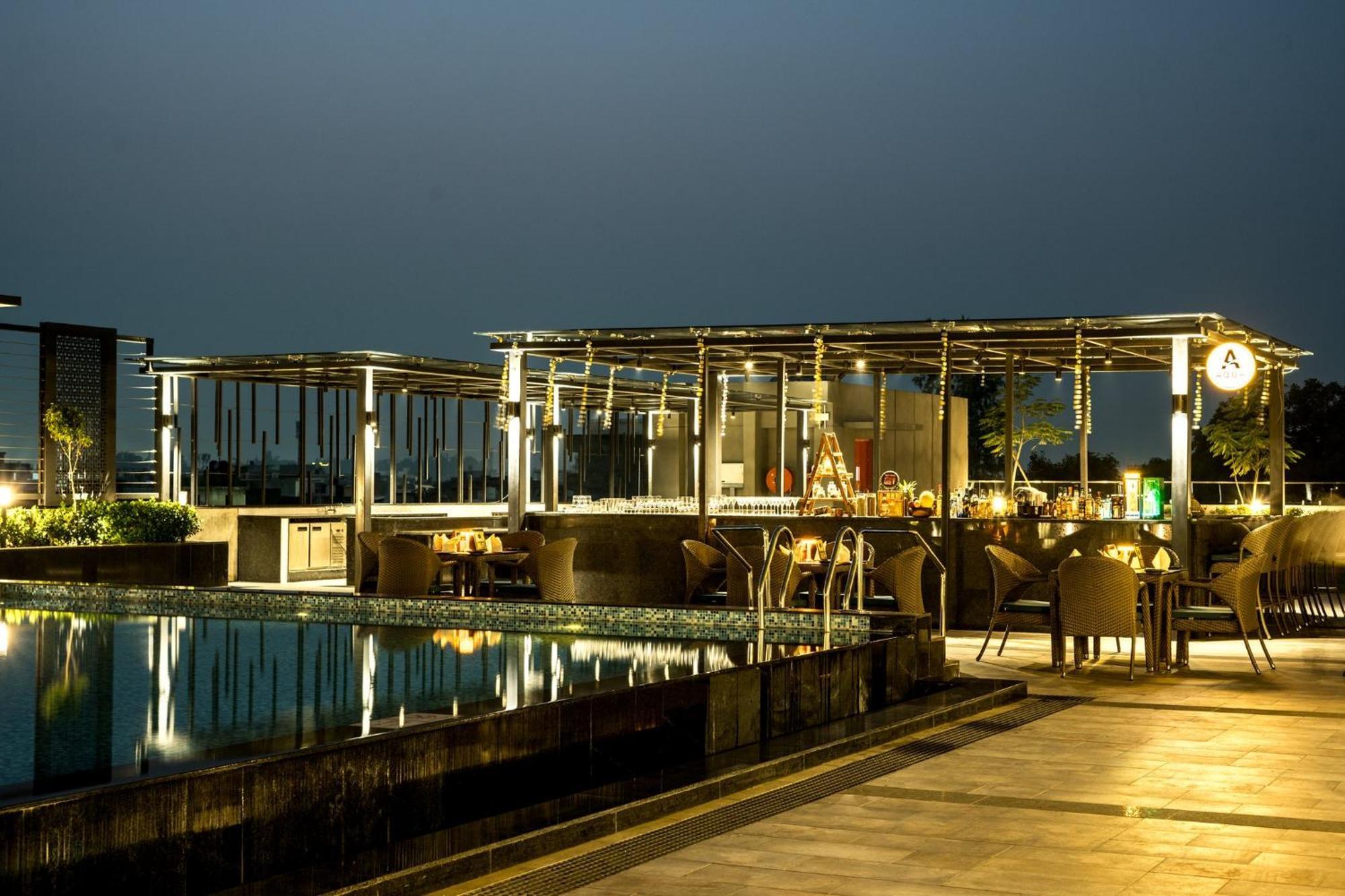 Holiday Inn Lucknow Airport By Ihg Zewnętrze zdjęcie